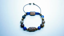 Load image into Gallery viewer, Tallada a mano - Pulsera de Hombre
