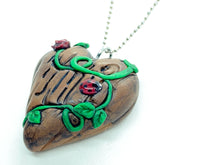 Load image into Gallery viewer, Collar- Corazon de madera
